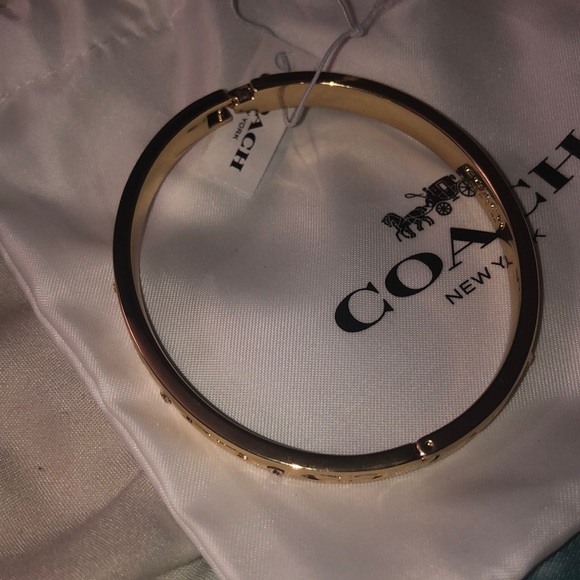 coach gold hinge bracelet - Picture 7 of 7